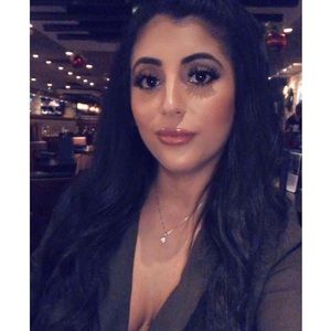 Meet your Posher, Vanessa